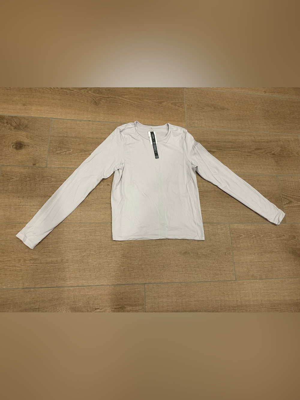 Vuori Long Sleeve Tee in Light Gray